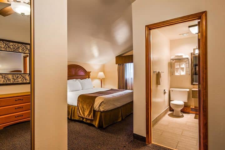 Room 3 of 20
